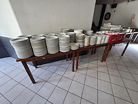 Lot div borden en schalen en soeptassen