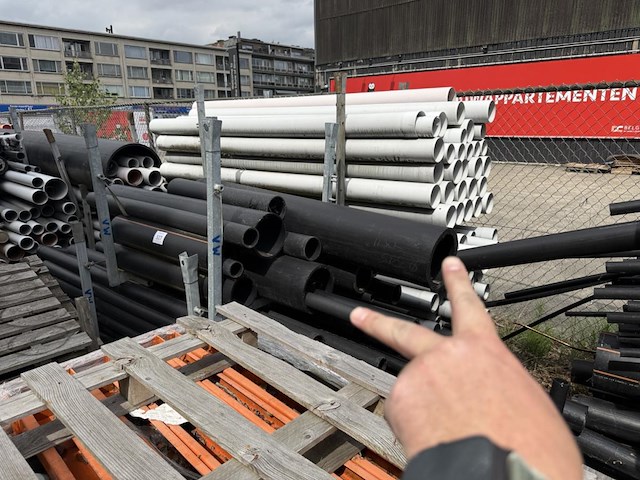 Lot div buizen - afbeelding 2 van  2