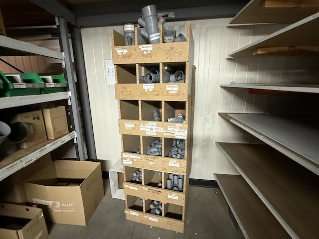 Lot div pvc koppelstukken & bochten - afbeelding 10 van  34