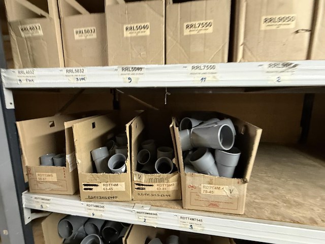Lot div pvc koppelstukken & bochten - afbeelding 19 van  34