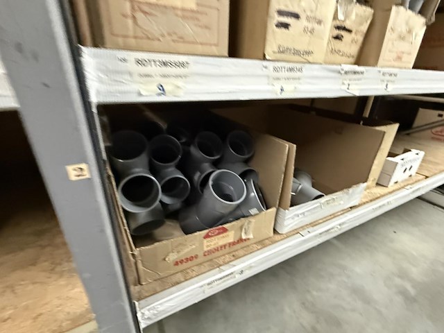 Lot div pvc koppelstukken & bochten - afbeelding 21 van  34