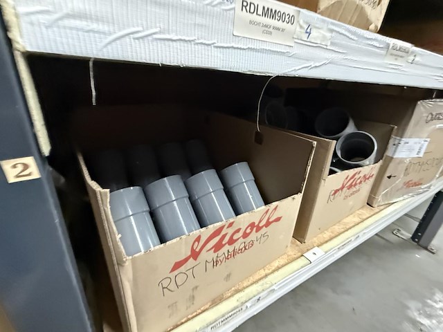 Lot div pvc koppelstukken & bochten - afbeelding 24 van  34
