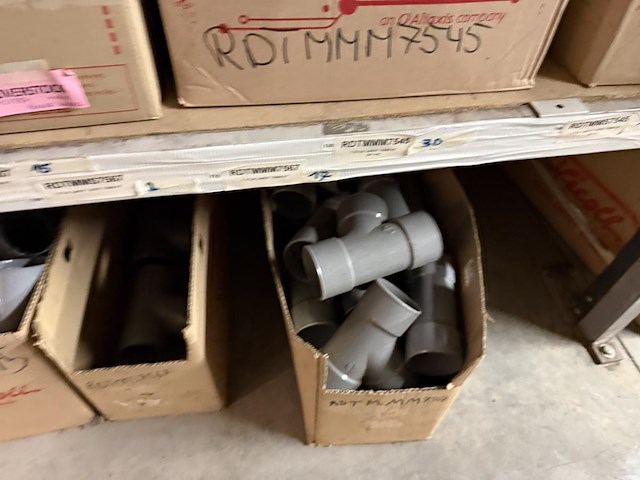 Lot div pvc koppelstukken & bochten - afbeelding 28 van  34