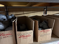 Lot div pvc koppelstukken & bochten - afbeelding 30 van  34