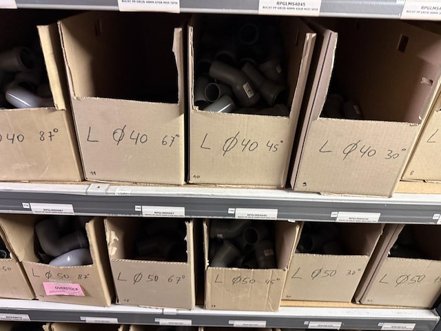 Lot div pvc koppelstukken & bochten - afbeelding 8 van  14