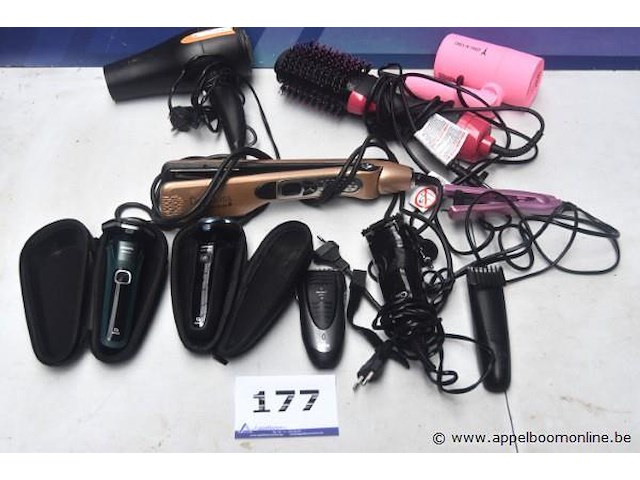 Lot div verzorgingstoestellen, wo scheerapparaten, haardroger, enz, werking niet gekend en wo zonder kabel - afbeelding 1 van  3