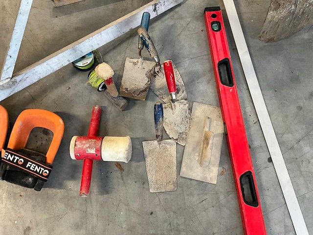 Lot divers cement/meet goederen - afbeelding 3 van  7