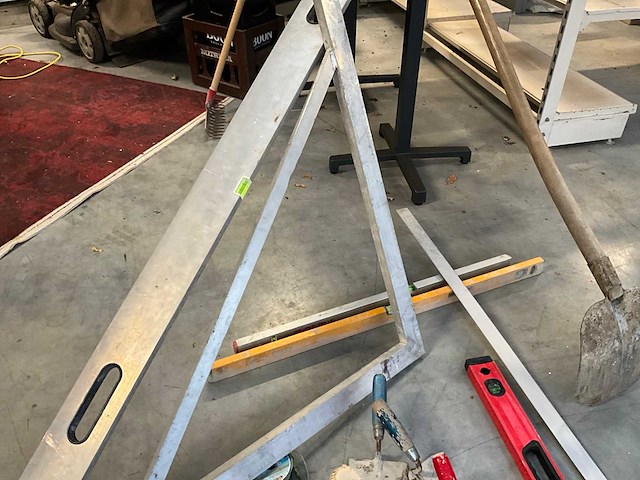 Lot divers cement/meet goederen - afbeelding 5 van  7