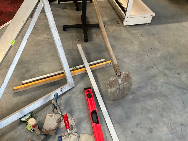 Lot divers cement/meet goederen - afbeelding 6 van  7