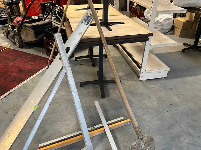 Lot divers cement/meet goederen - afbeelding 7 van  7