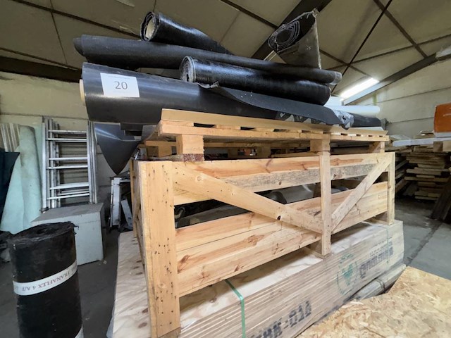 Lot divers dakbedekkinsmateriaal - afbeelding 1 van  6