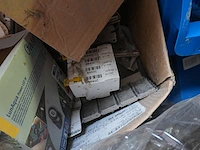 Lot divers elektriciteitsmateriaal - afbeelding 5 van  12
