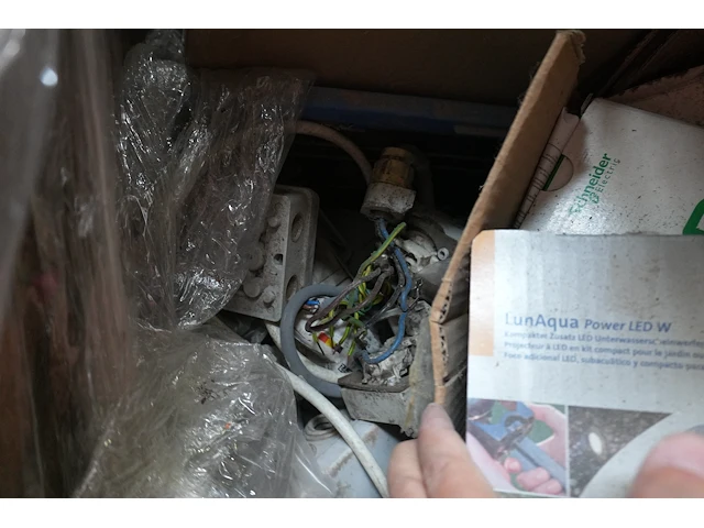 Lot divers elektriciteitsmateriaal - afbeelding 6 van  12