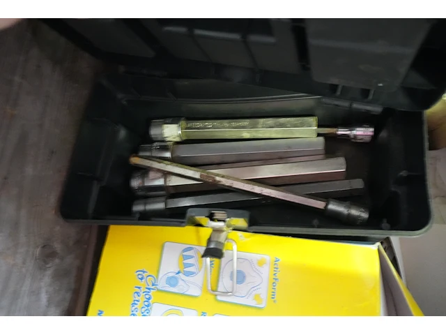 Lot divers elektriciteitsmateriaal - afbeelding 10 van  12