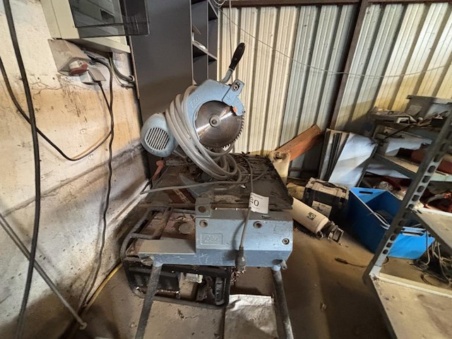 Lot divers gereedschap en bevestigingsmaterialen - afbeelding 4 van  35