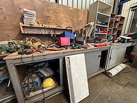 Lot divers gereedschap en bevestigingsmaterialen - afbeelding 7 van  35