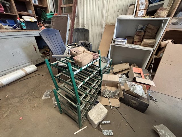 Lot divers gereedschap en bevestigingsmaterialen - afbeelding 17 van  35