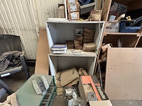 Lot divers gereedschap en bevestigingsmaterialen - afbeelding 18 van  35