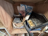 Lot divers gereedschap en bevestigingsmaterialen - afbeelding 19 van  35