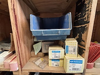 Lot divers gereedschap en bevestigingsmaterialen - afbeelding 28 van  35