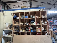 Lot divers gereedschap en bevestigingsmaterialen - afbeelding 23 van  35