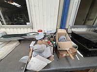 Lot divers gereedschap en bevestigingsmaterialen - afbeelding 5 van  19