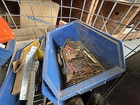 Lot divers gereedschap en bevestigingsmaterialen - afbeelding 14 van  19