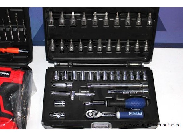 Lot divers gereedschap wo accu boormachine, sleutelset - afbeelding 2 van  4