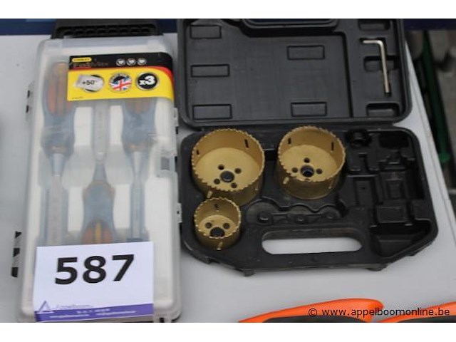 Lot divers gereedschap wo handzagen - afbeelding 3 van  4