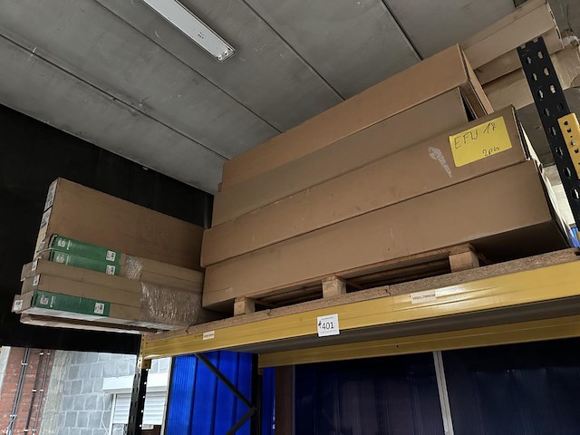 Lot divers o.a. velux & fakro - afbeelding 1 van  2