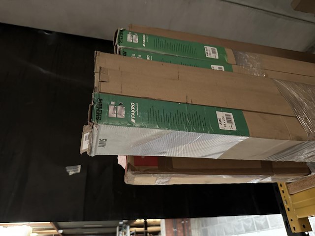 Lot divers o.a. velux & fakro - afbeelding 2 van  2