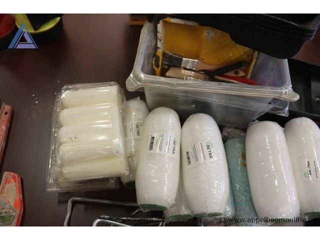 Lot divers schildermateriaal - afbeelding 2 van  4