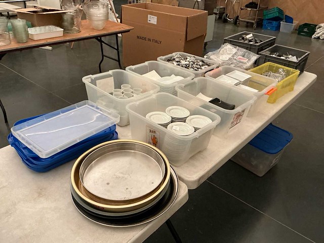 Lot divers traiteur materiaal - afbeelding 1 van  12