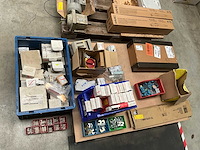 Lot divers zekeringen en toebehoren - afbeelding 4 van  4