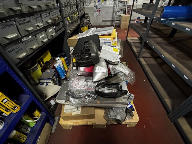 Lot divers - afbeelding 1 van  8