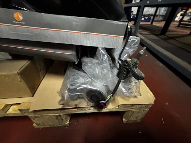 Lot divers - afbeelding 2 van  8