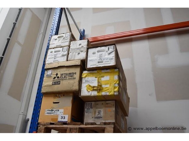 Lot diverse airco onderdelen en materialen, wo. mitsubishi electric, daikin, werking niet gekend - afbeelding 1 van  6