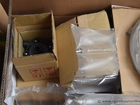 Lot diverse airco onderdelen en materialen, wo. mitsubishi electric, trox technik x-aircontrol cp-2t, werking niet gekend - afbeelding 4 van  5