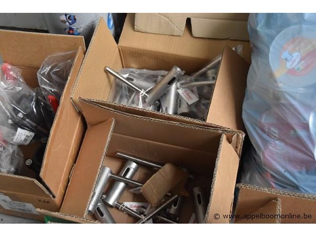 Lot diverse airco onderdelen en materialen, wo. mitsubishi electric, trox technik x-aircontrol cp-2t, werking niet gekend - afbeelding 5 van  5