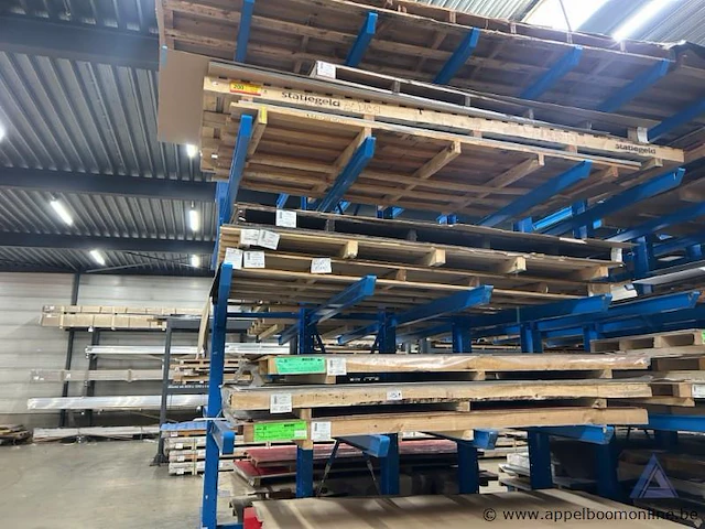 Lot diverse aluminium composiet- en kunststofplaten wo alucoil - afbeelding 1 van  4