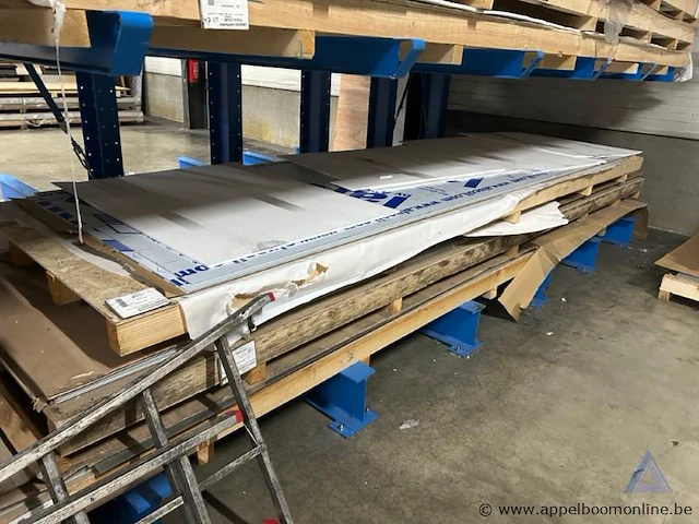 Lot diverse aluminium composiet- en kunststofplaten wo alucoil - afbeelding 2 van  5