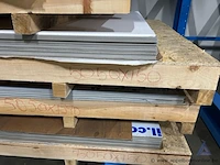 Lot diverse aluminium composiet- en kunststofplaten wo alucoil - afbeelding 2 van  3