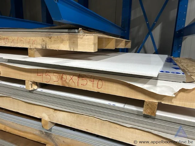 Lot diverse aluminium composiet- en kunststofplaten wo alucoil - afbeelding 3 van  3