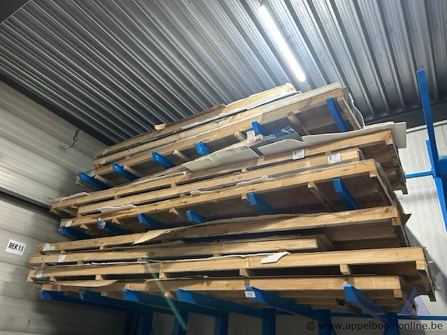 Lot diverse aluminium composiet- en kunststofplaten wo alucoil - afbeelding 1 van  2