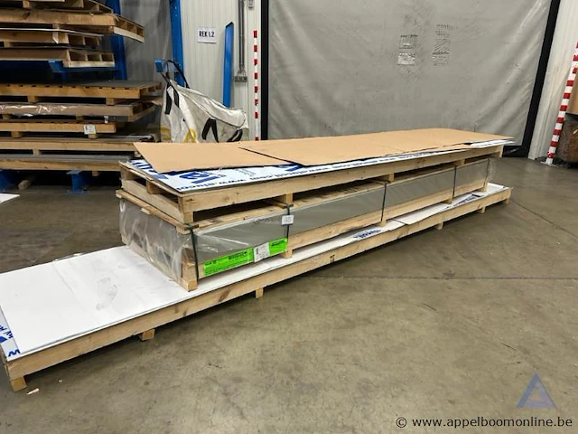 Lot diverse aluminium composiet- en kunststofplaten wo alucoil - afbeelding 1 van  2