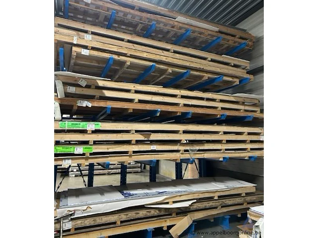 Lot diverse aluminium composiet- en kunststofplaten wo alucoil - afbeelding 4 van  5