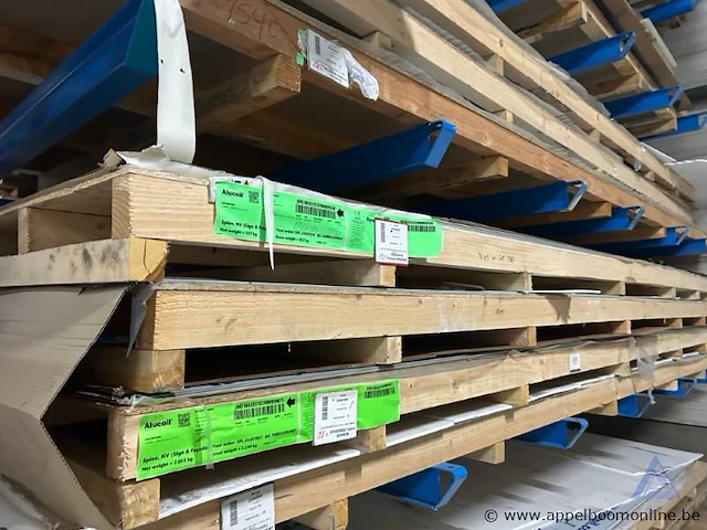 Lot diverse aluminium composiet- en kunststofplaten wo alucoil - afbeelding 5 van  5