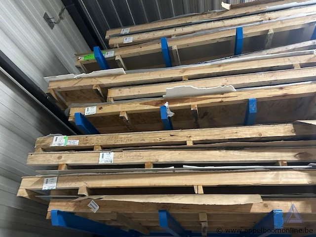 Lot diverse aluminium composiet- en kunststofplaten wo alucoil - afbeelding 2 van  2