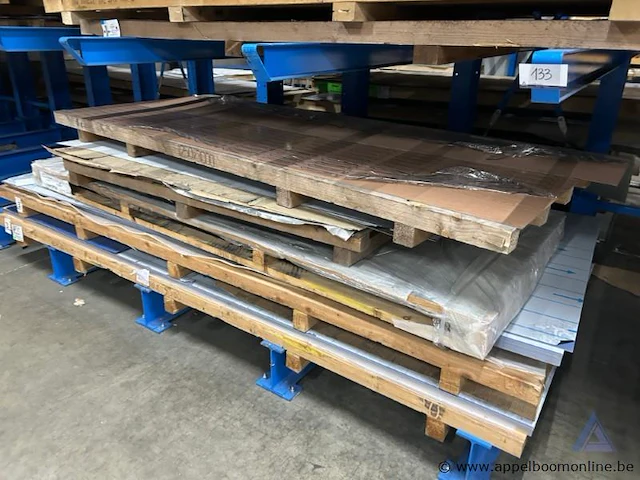 Lot diverse aluminium platen - afbeelding 2 van  4