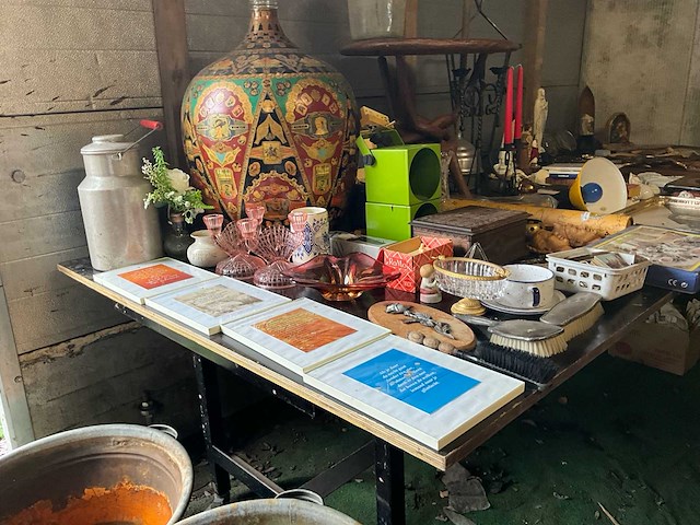 Lot diverse antieken items kast - afbeelding 3 van  24